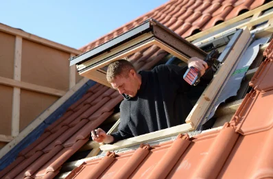 Pose de fenêtres de toit Velux à Périgneux